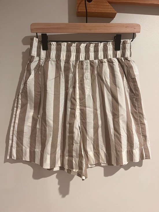 aerie Pants - Aerie Striped Tan White Shorts SMALL Pockets Pull on Elastic Casual Boxer Lounge